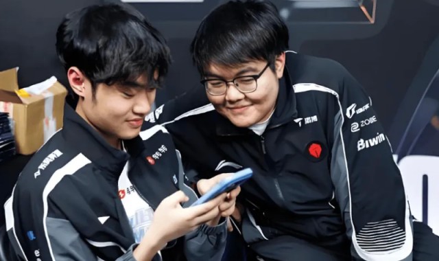 好兄弟！Knight评论369社媒：我不喷你9