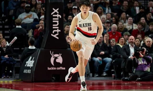 爱游戏官方入口-奇才vs开拓者前瞻：杨瀚森有望出场，开拓者力争终结连败