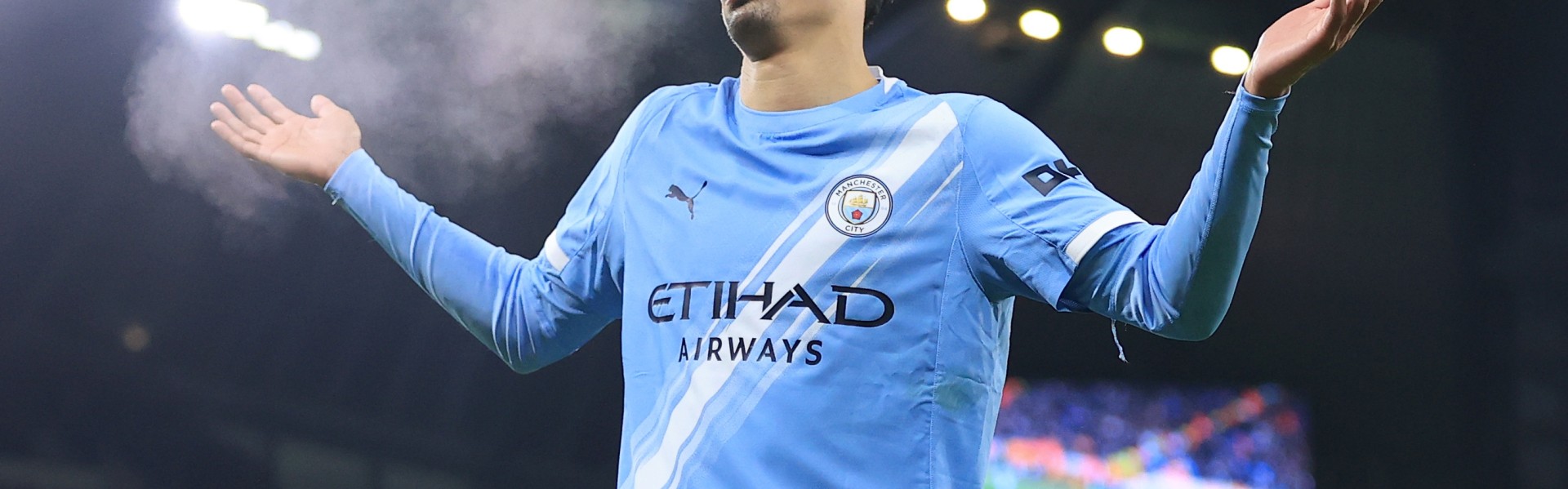 赖因德斯：英超身体对抗和强度始终是100%，在比赛中永远无法休息