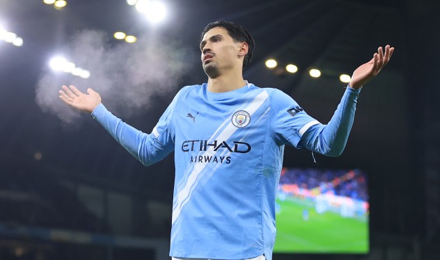 赖因德斯：英超身体对抗和强度始终是100%，在比赛中永远无法休息