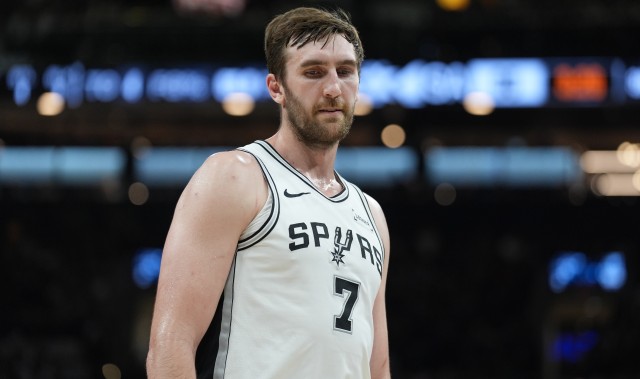 爱游戏官网-科内特：我顶替文班时的轮换会调 但我们比赛方式和目标始终一致